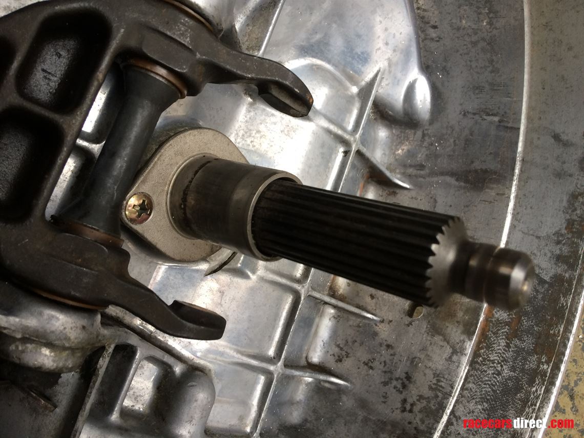 ruf-ctr-yellow-bird-porsche-911-6-speed-gearb