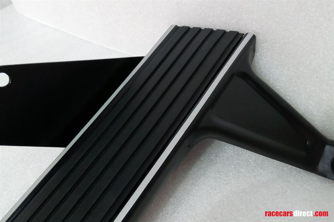 bmw-e30-m3-sport-evolution-cecotto-footrest-d