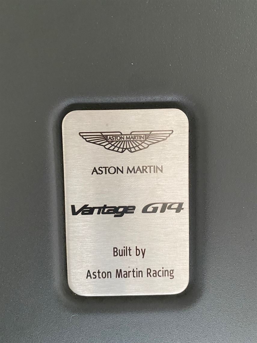 aston-martin-gt4