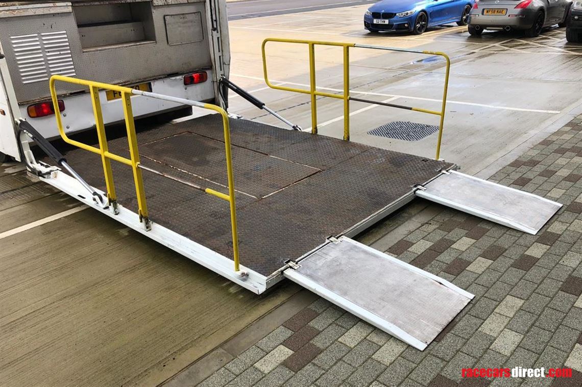 over-lander-race-trailer-daf-tractor-unit