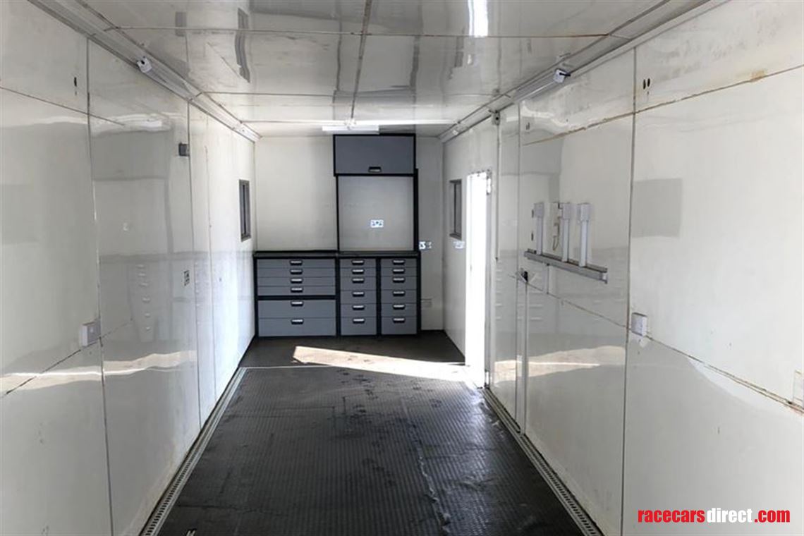 over-lander-race-trailer-daf-tractor-unit