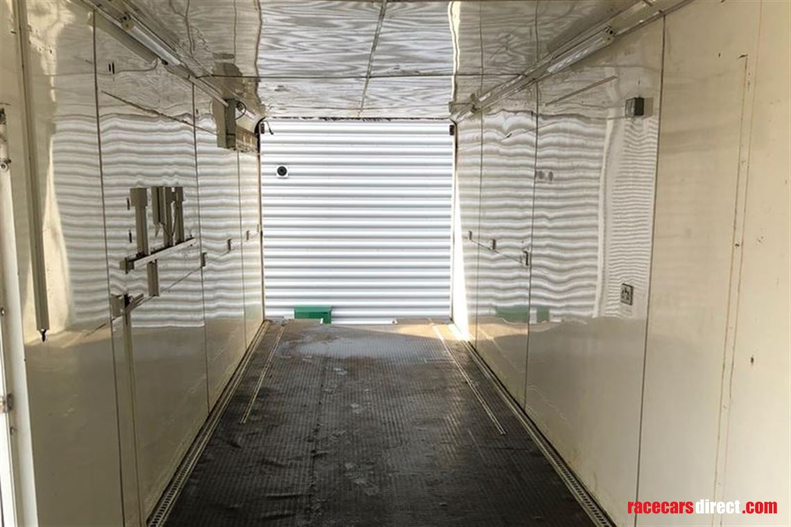 over-lander-race-trailer-daf-tractor-unit