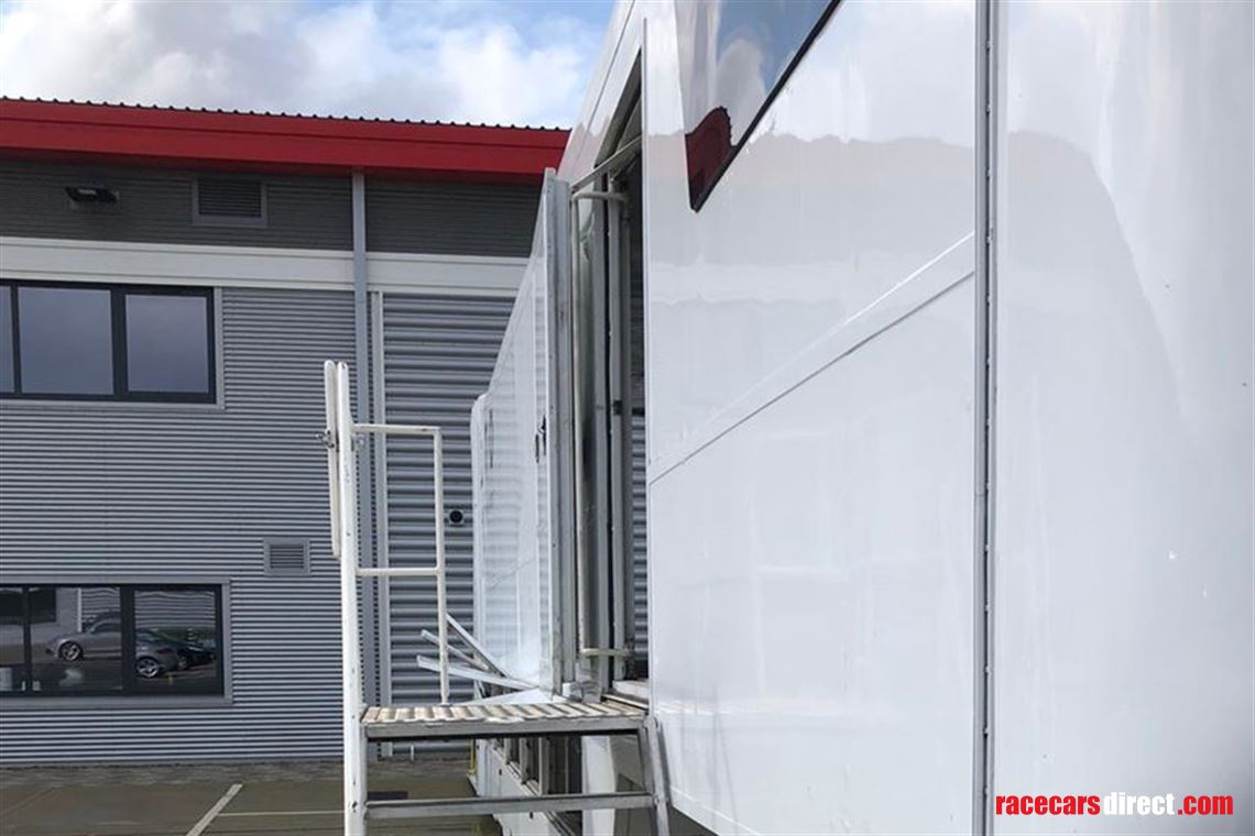 over-lander-race-trailer-daf-tractor-unit