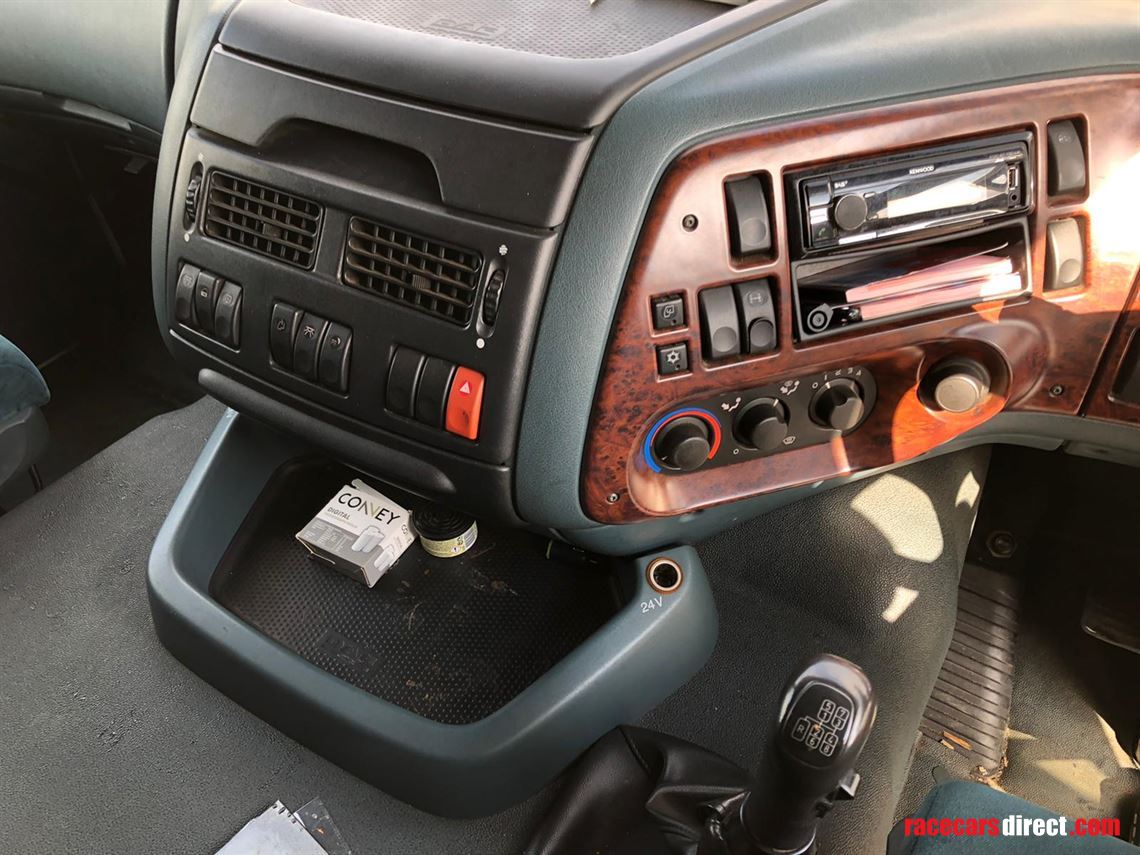 over-lander-race-trailer-daf-tractor-unit