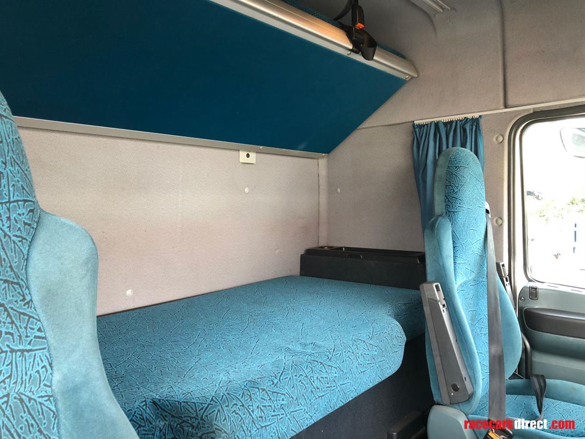 over-lander-race-trailer-daf-tractor-unit