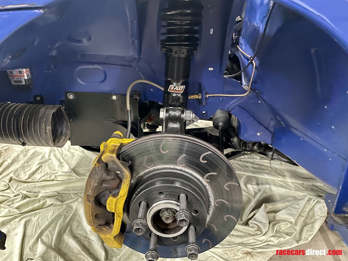 ultimate-spec-renault-clio-172-race-car