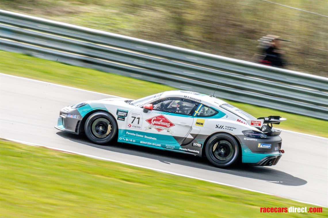 porsche-718-cayman-718-gt4-clubsport-mr