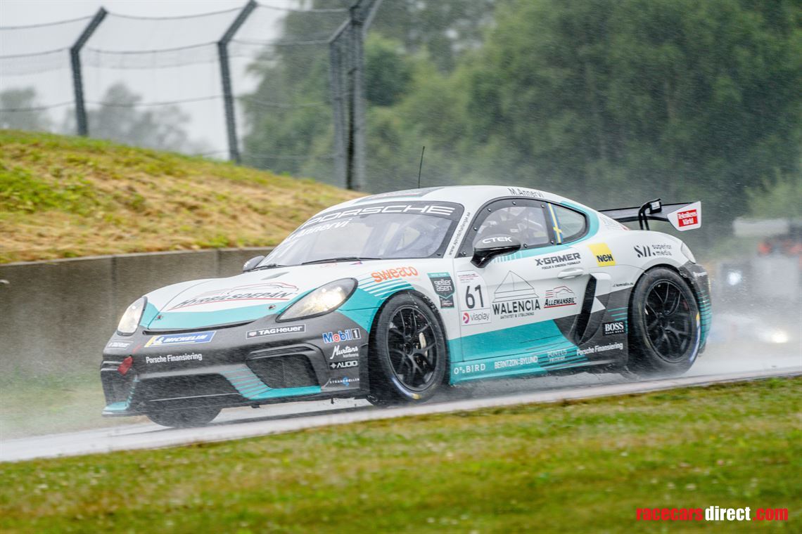 porsche-718-cayman-718-gt4-clubsport-mr