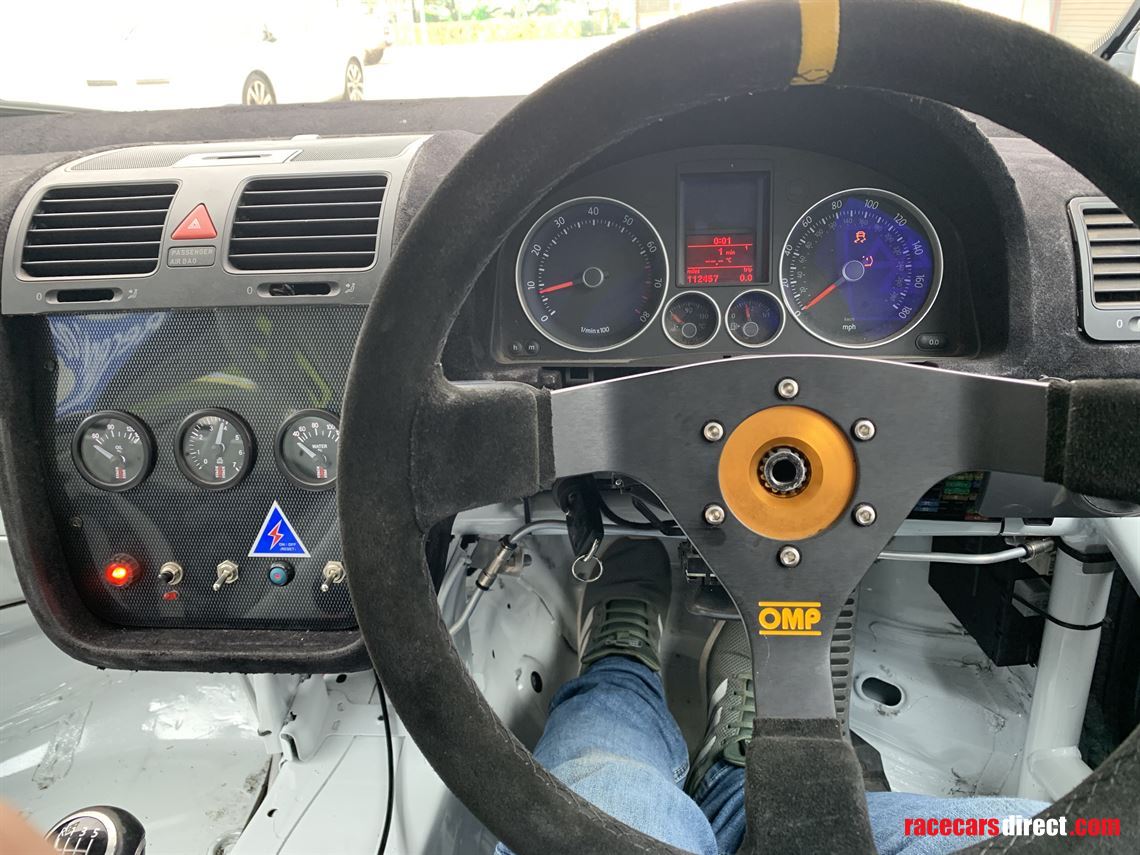 volkswagen-golf-gti-mk5-production-gti-spec