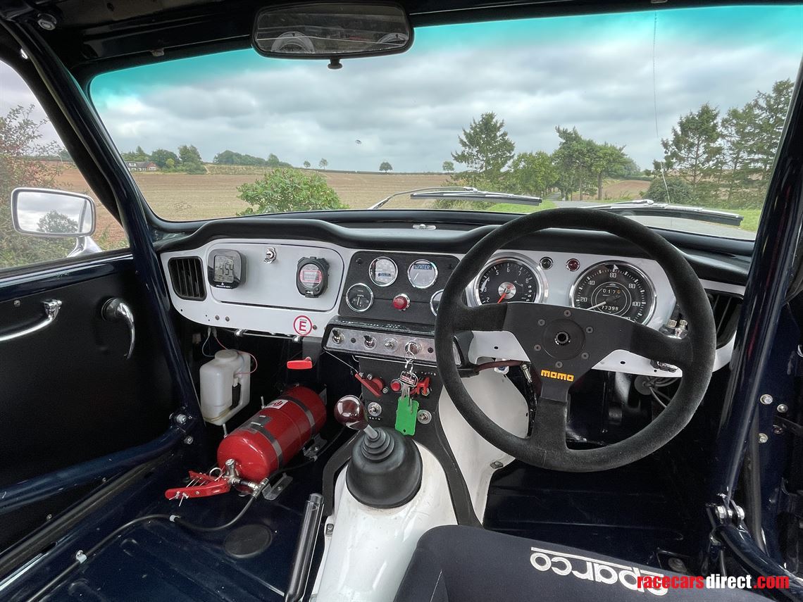 1962-triumph-tr4-fia-historic-racing-car