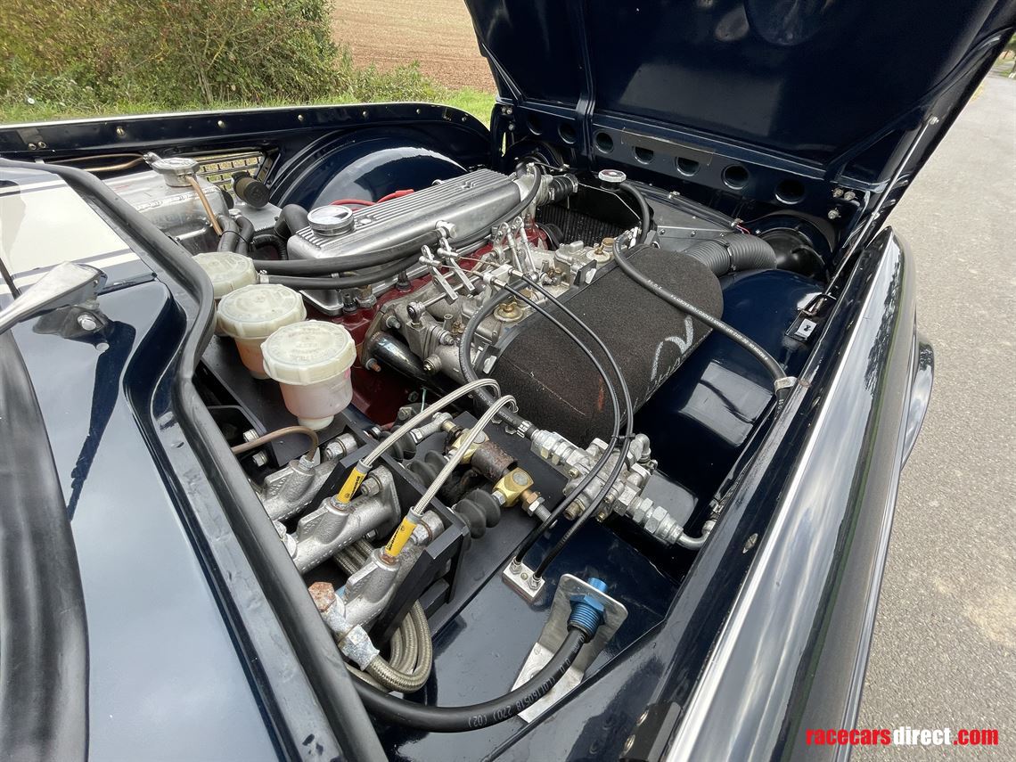 1962-triumph-tr4-fia-historic-racing-car