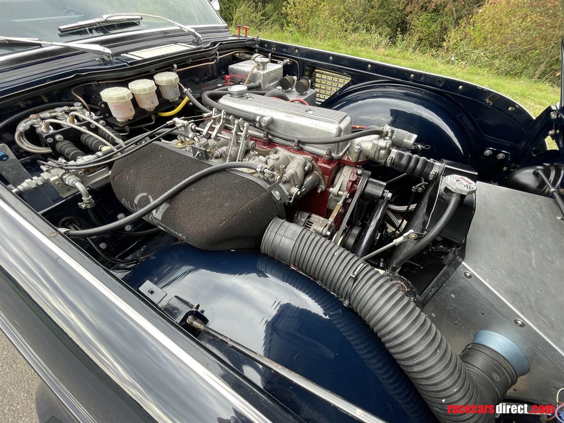 1962-triumph-tr4-fia-historic-racing-car