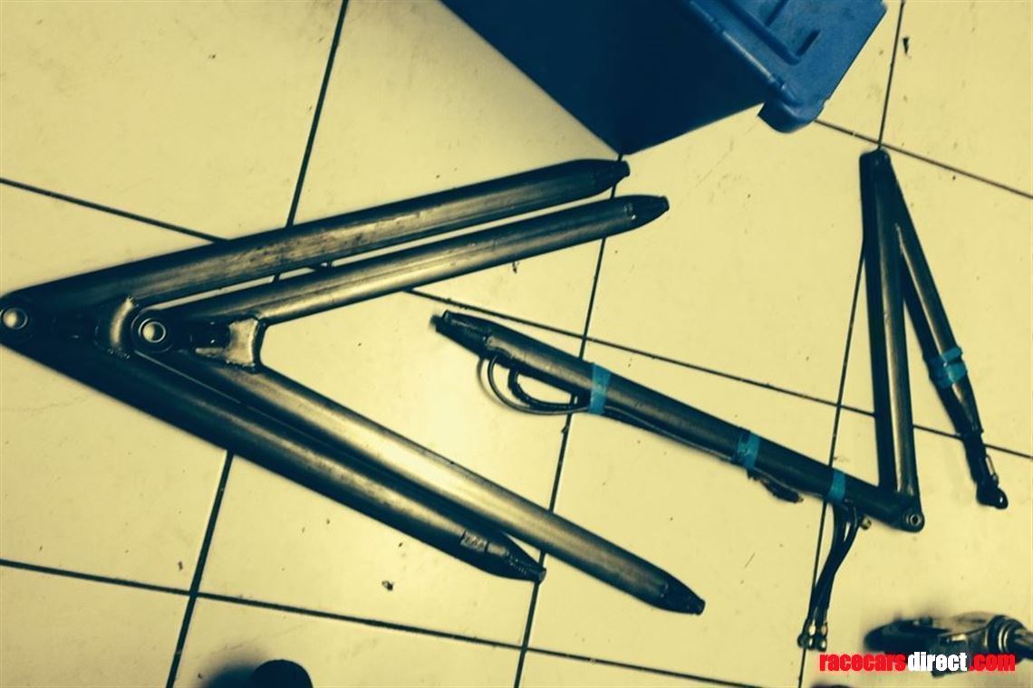 van-diemen-rf-99-01-uprights-wishbones