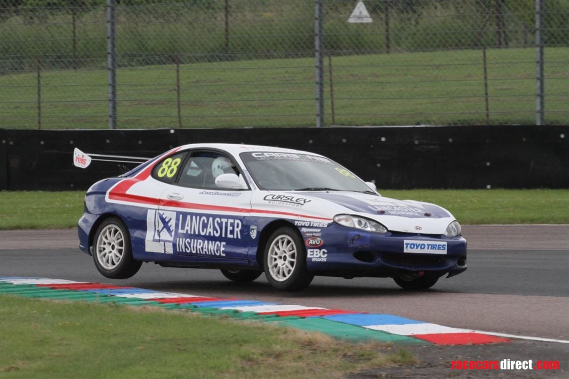 hyundai-coupe-cup-race-car