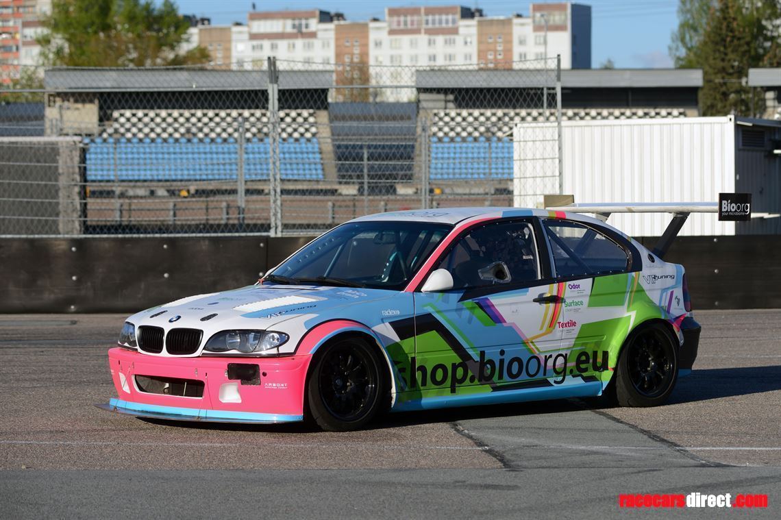 bmw-e46-30-330-f82-m4-dct-race-track