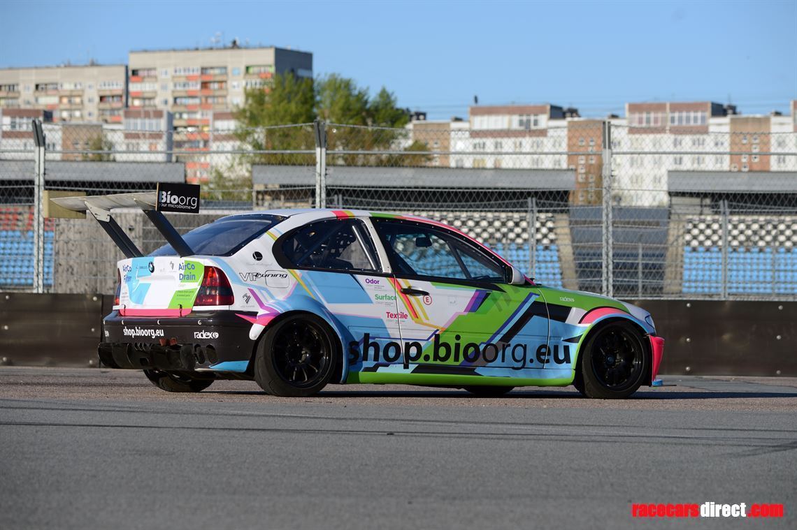 bmw-e46-30-330-f82-m4-dct-race-track