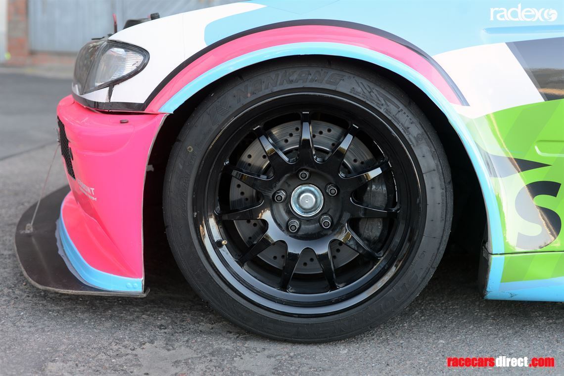 bmw-e46-30-330-f82-m4-dct-race-track