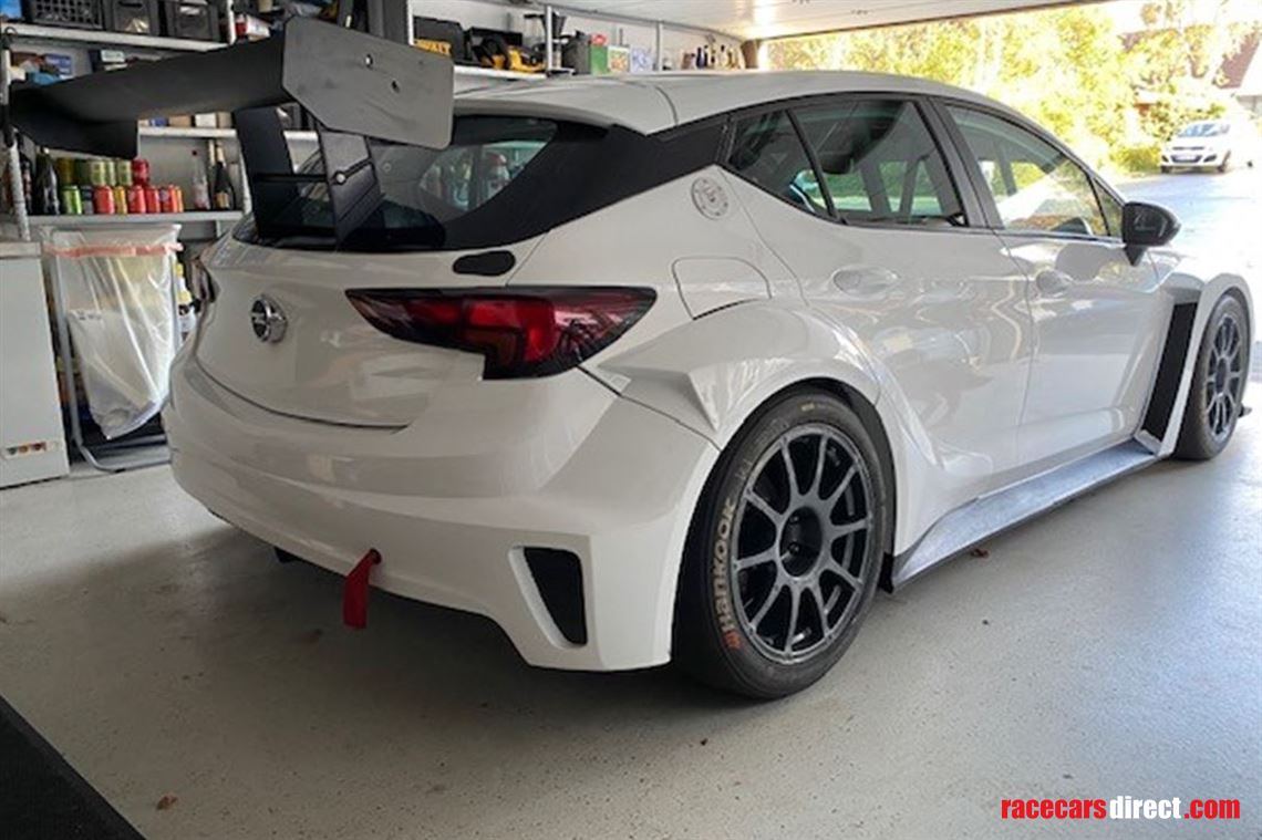 opel-astra-tcr