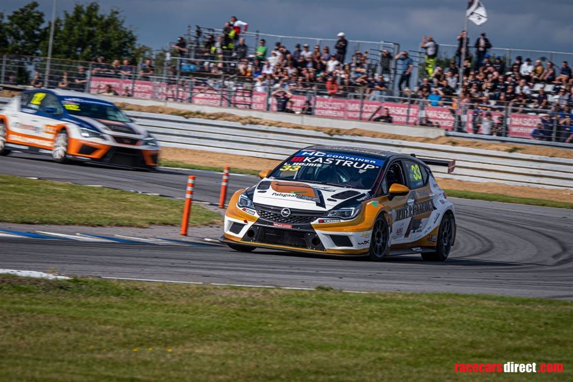 opel-astra-tcr