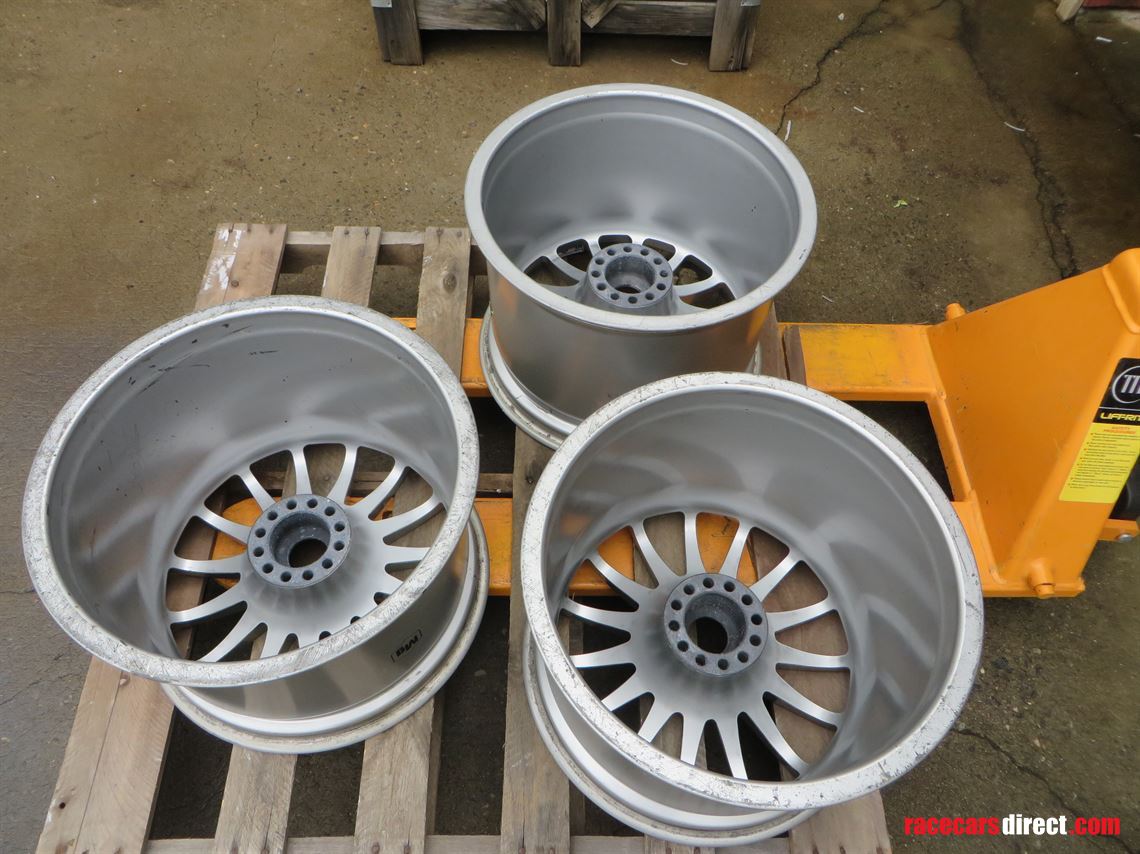 lola-lmp-2-oz-wheels