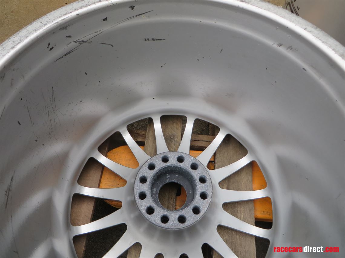 lola-lmp-2-oz-wheels