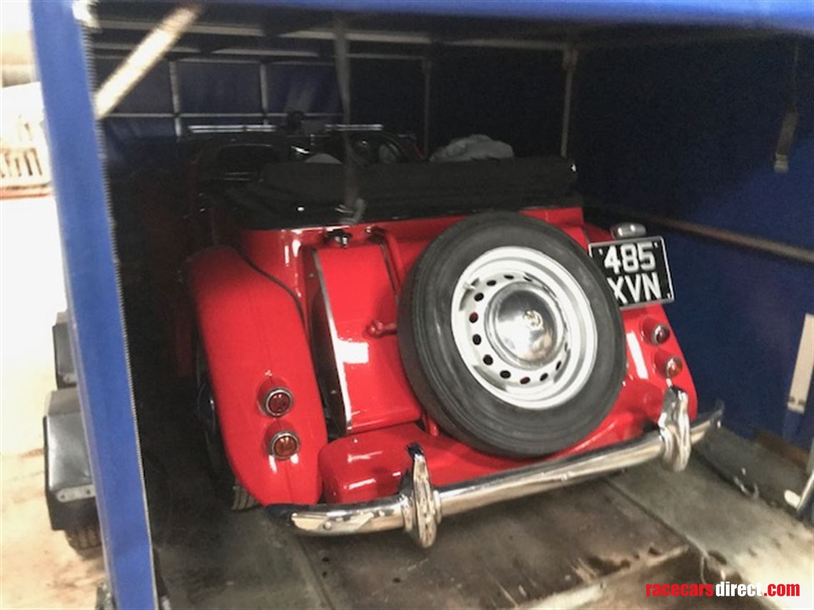 brian-james-covered-trailer