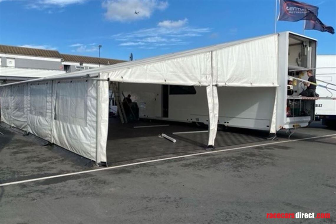 3-car-race-trailer-with-kitchen-and-living