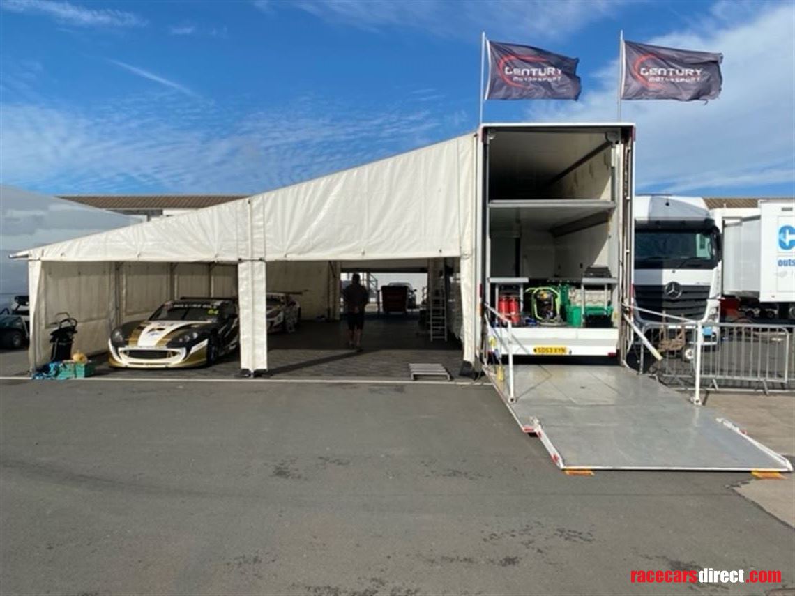 3-car-race-trailer-with-kitchen-and-living