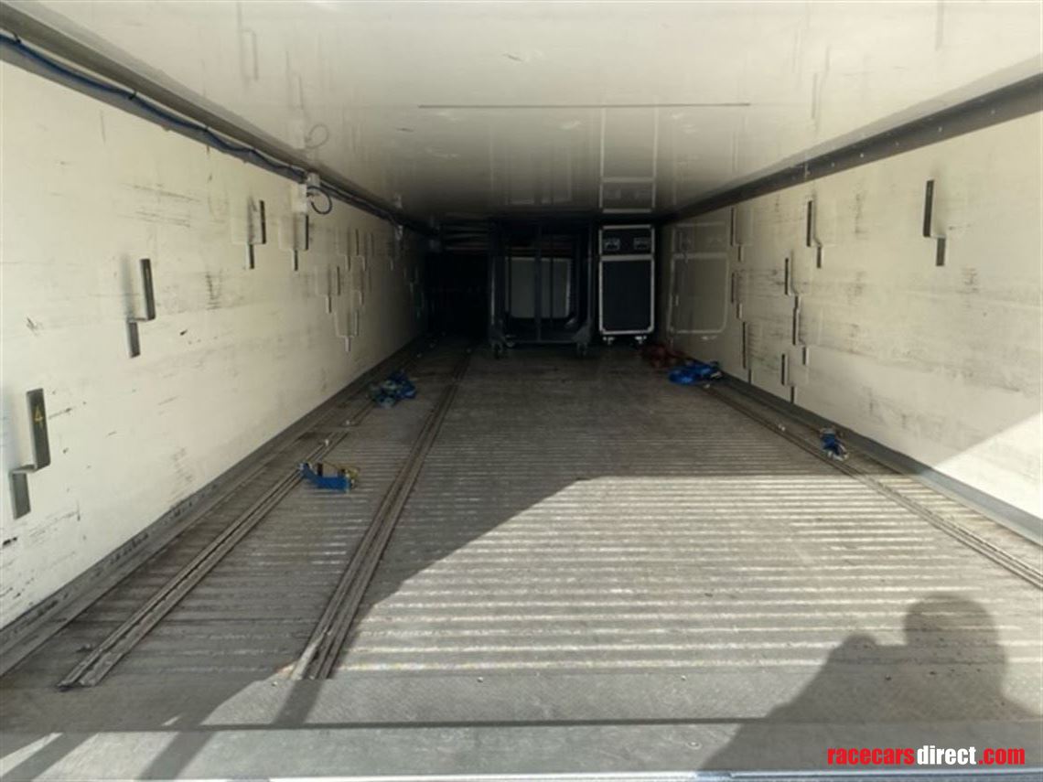 3-car-race-trailer-with-kitchen-and-living