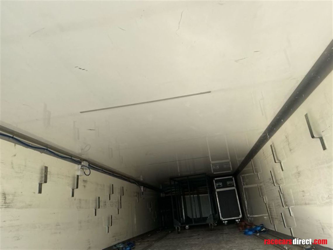 3-car-race-trailer-with-kitchen-and-living