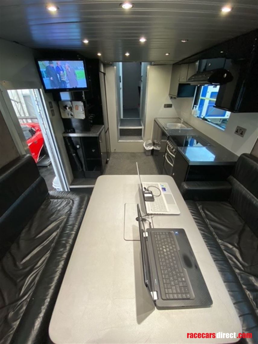 3-car-race-trailer-with-kitchen-and-living