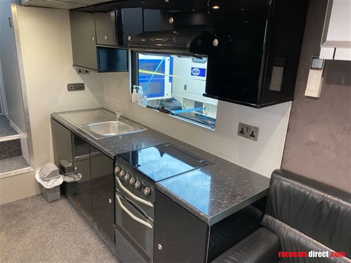 3-car-race-trailer-with-kitchen-and-living