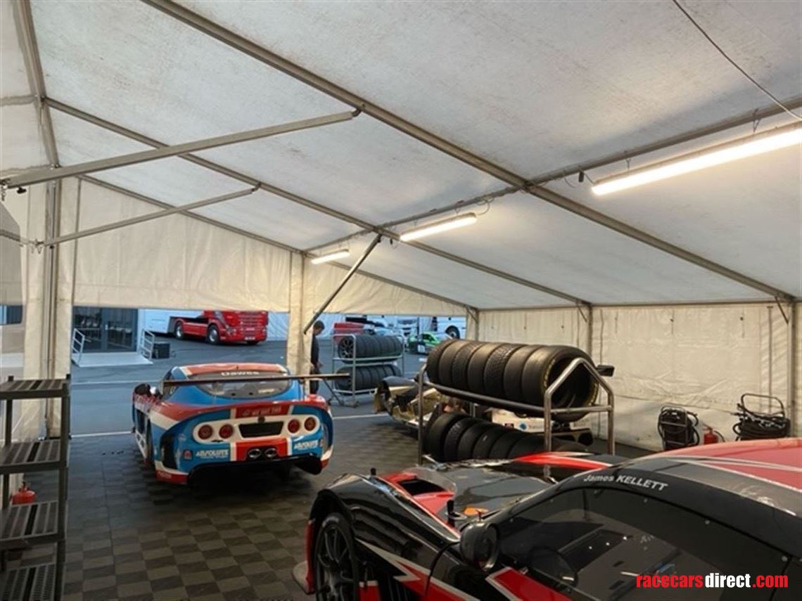 3-car-race-trailer-with-kitchen-and-living