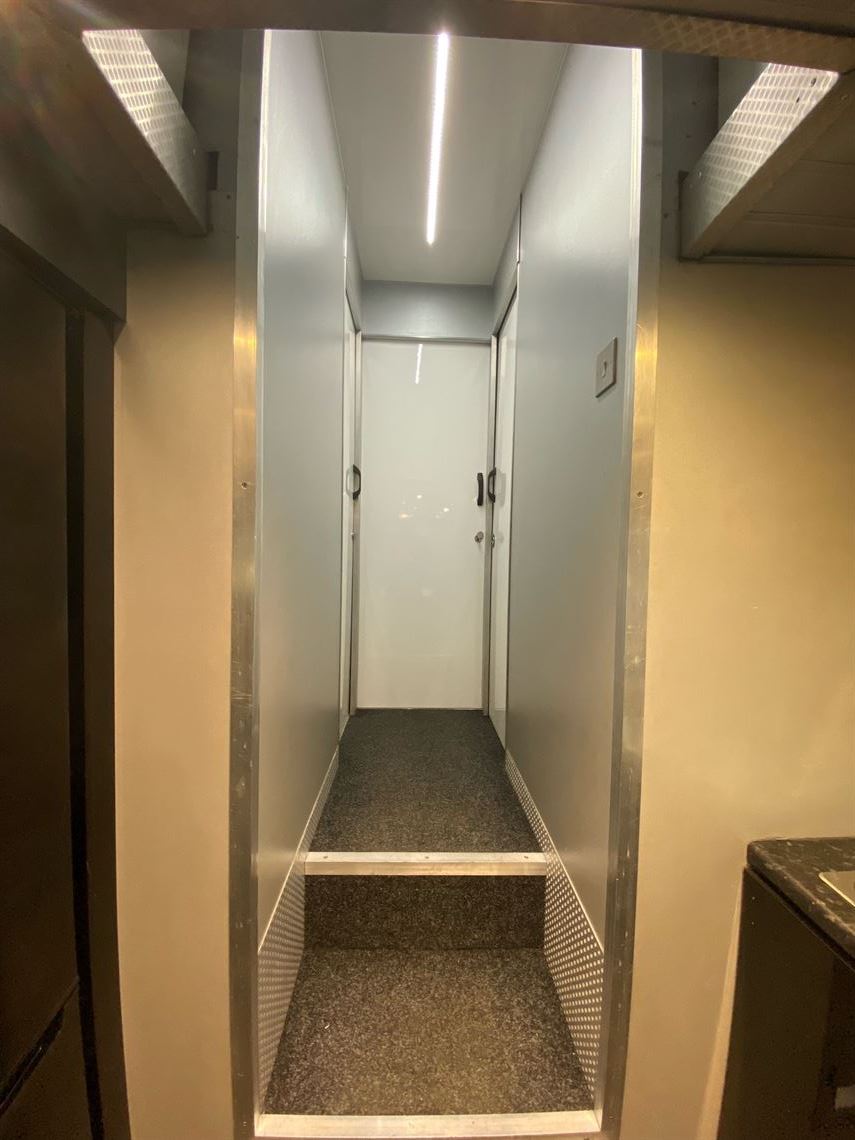 3-car-race-trailer-with-kitchen-and-living