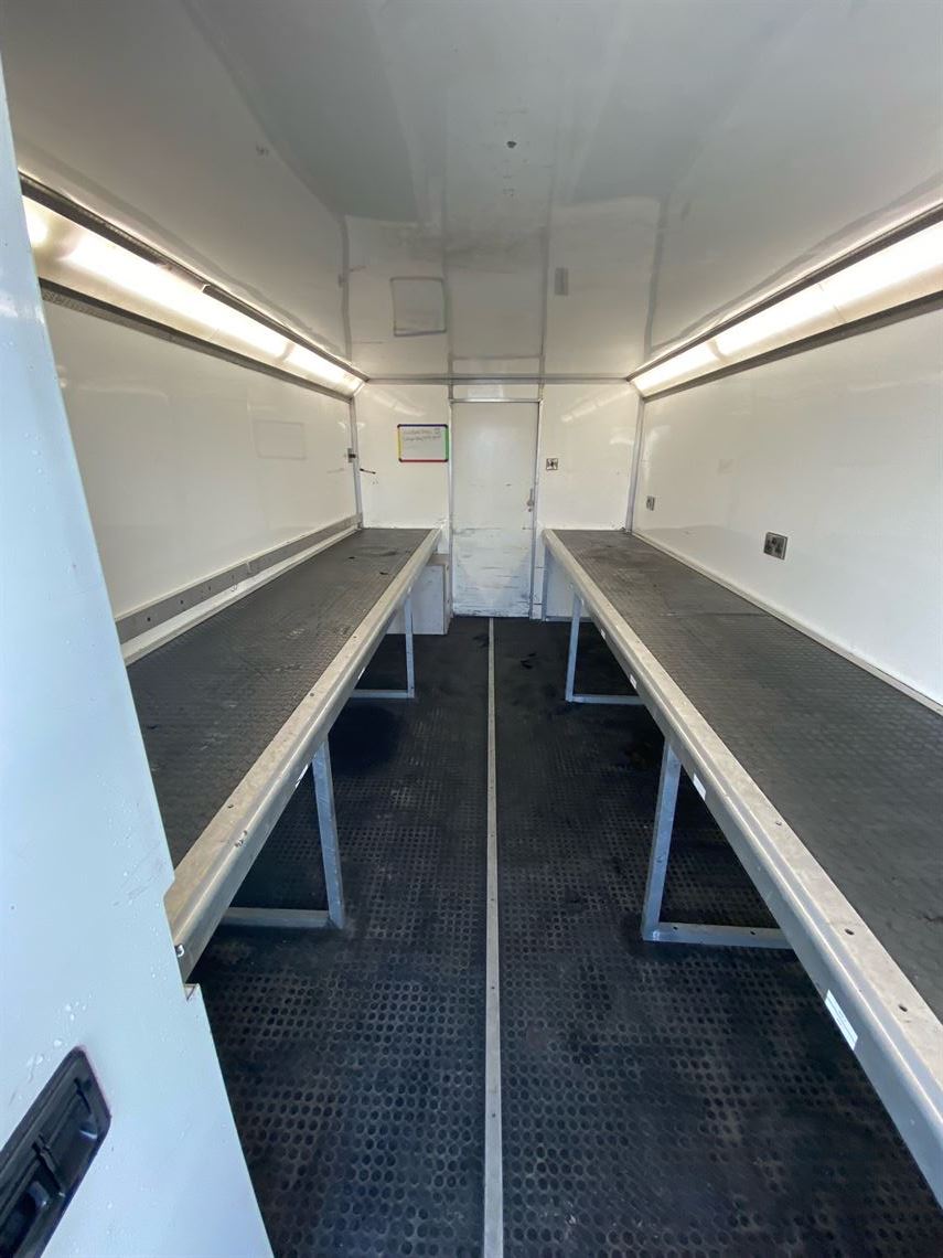 3-car-race-trailer-with-kitchen-and-living