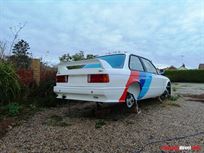 bmw-e30-racetrack-car