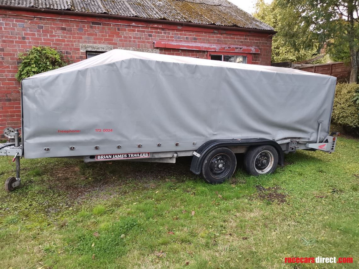 brian-james-clubman-covered-trailer