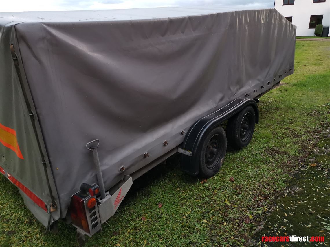 brian-james-clubman-covered-trailer