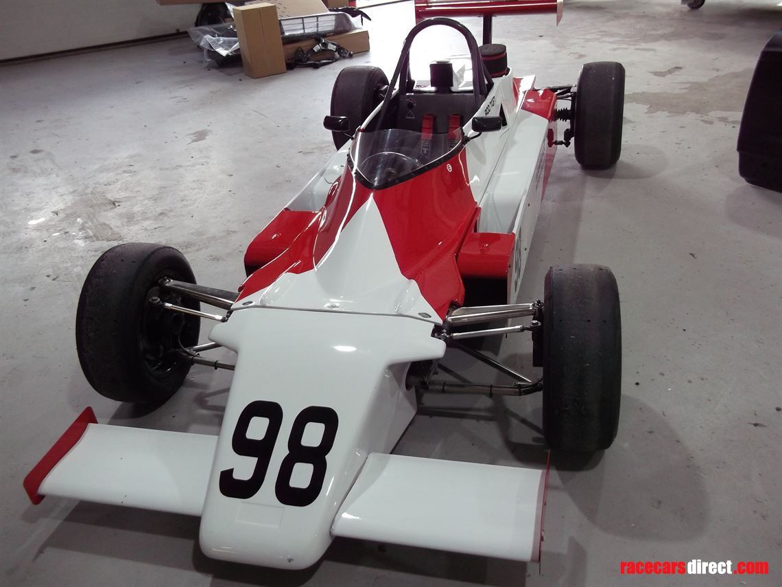 van-diemen-rf82-ff2000