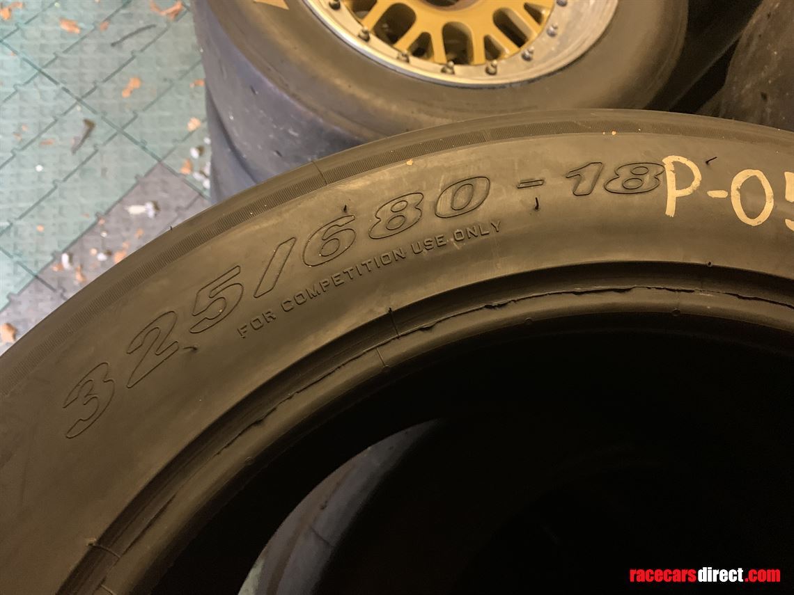 2-as-new-pirelli-dhd2-gt3-tyres-325-680-18