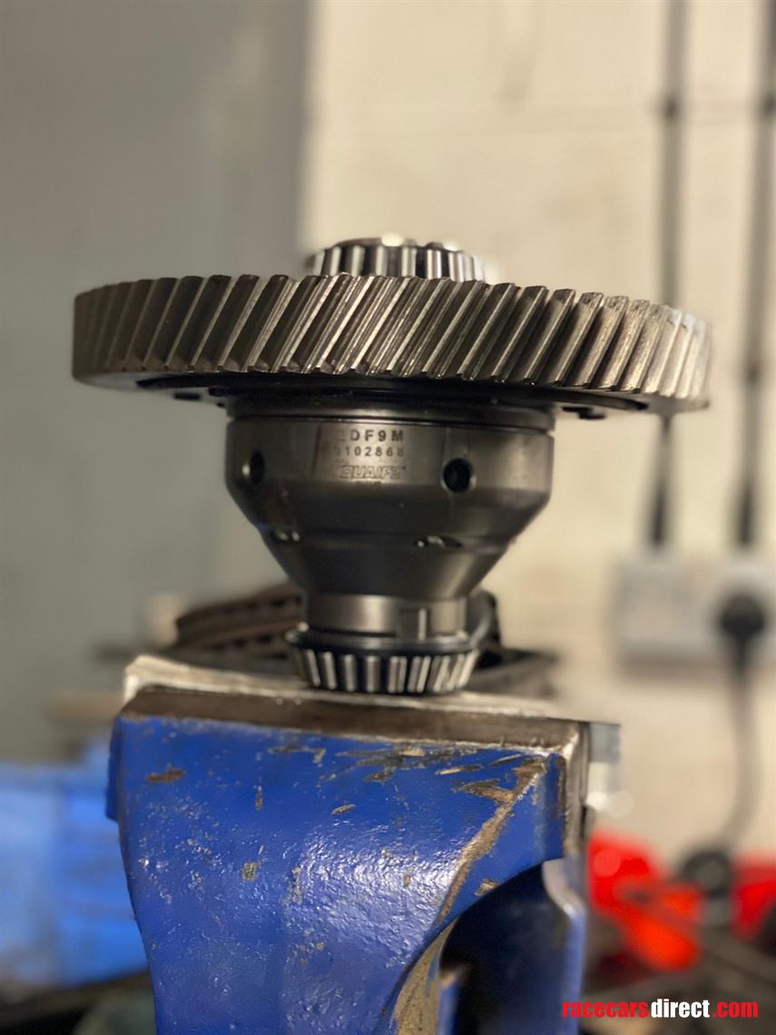 renault-clio-197-forged-track-car