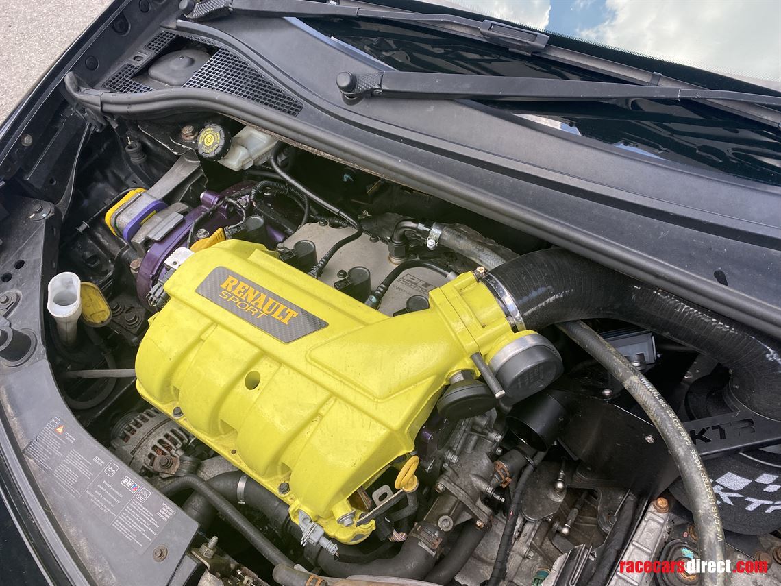 renault-clio-197-forged-track-car