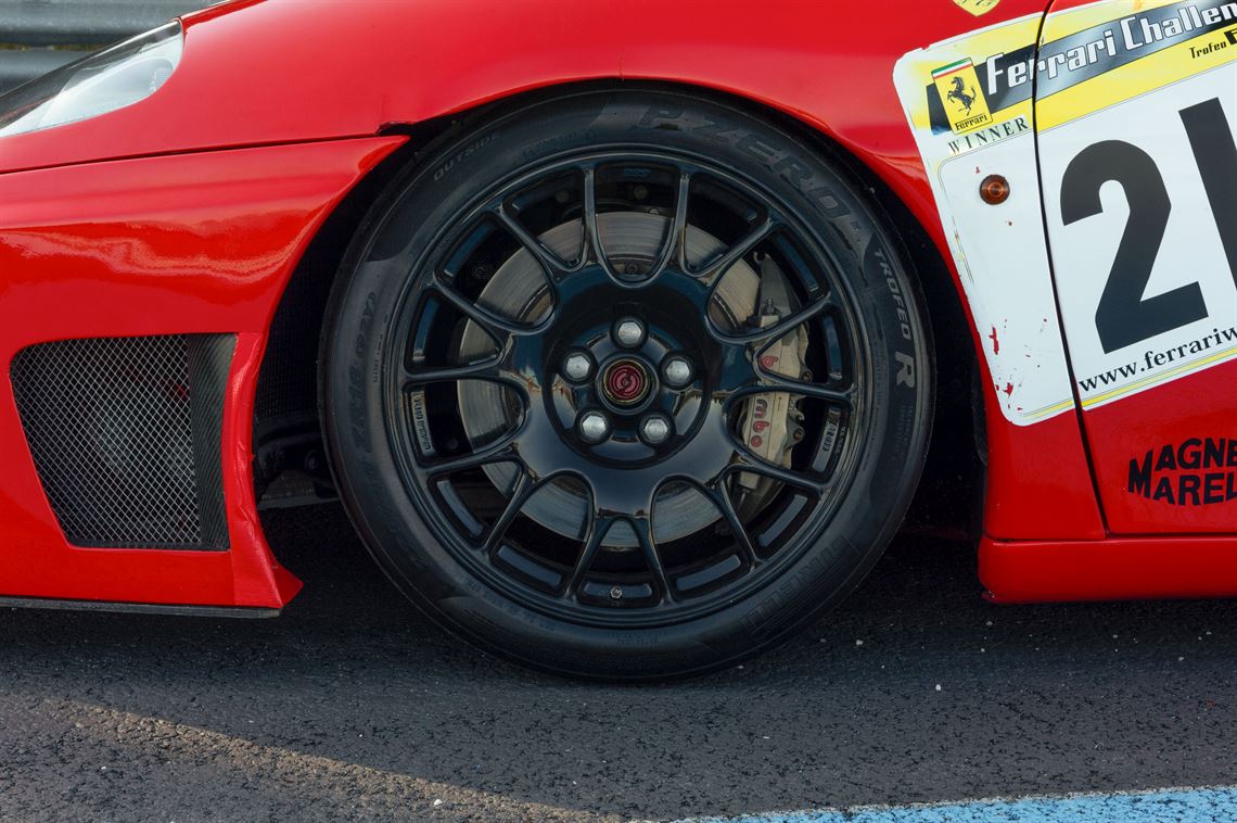 2001-ferrari-360-challenge