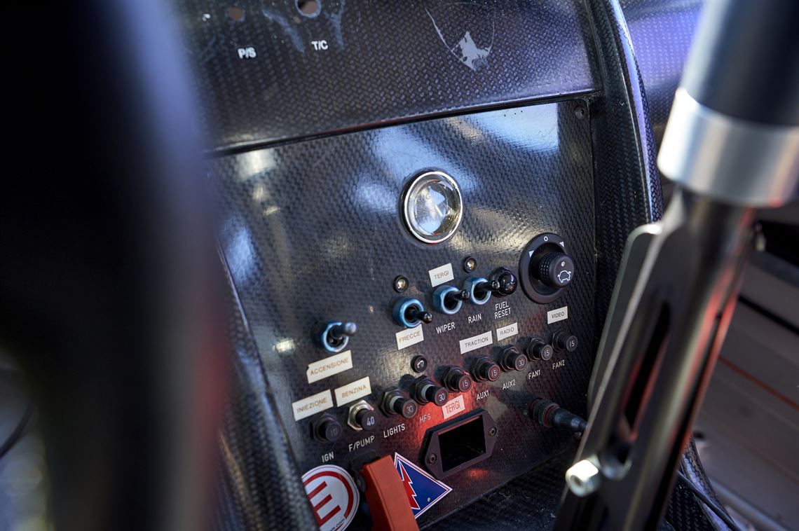 2007-aston-martin-dbrs9