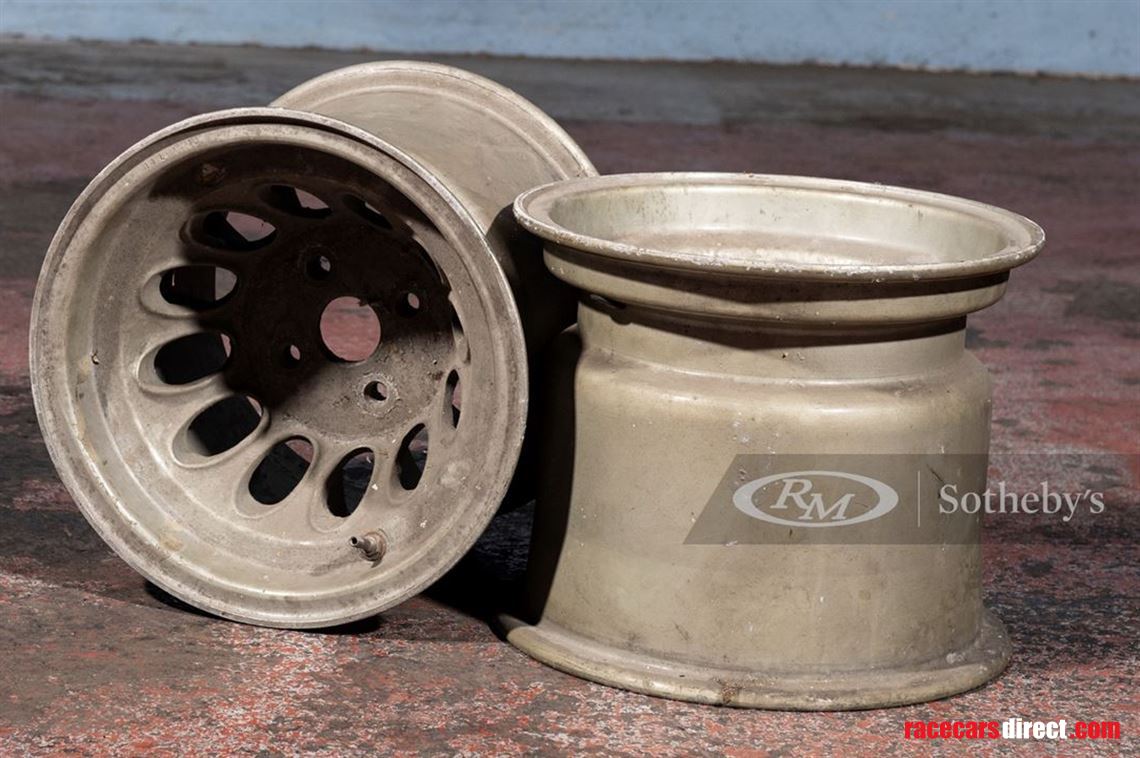 two-campagnolo-wheels