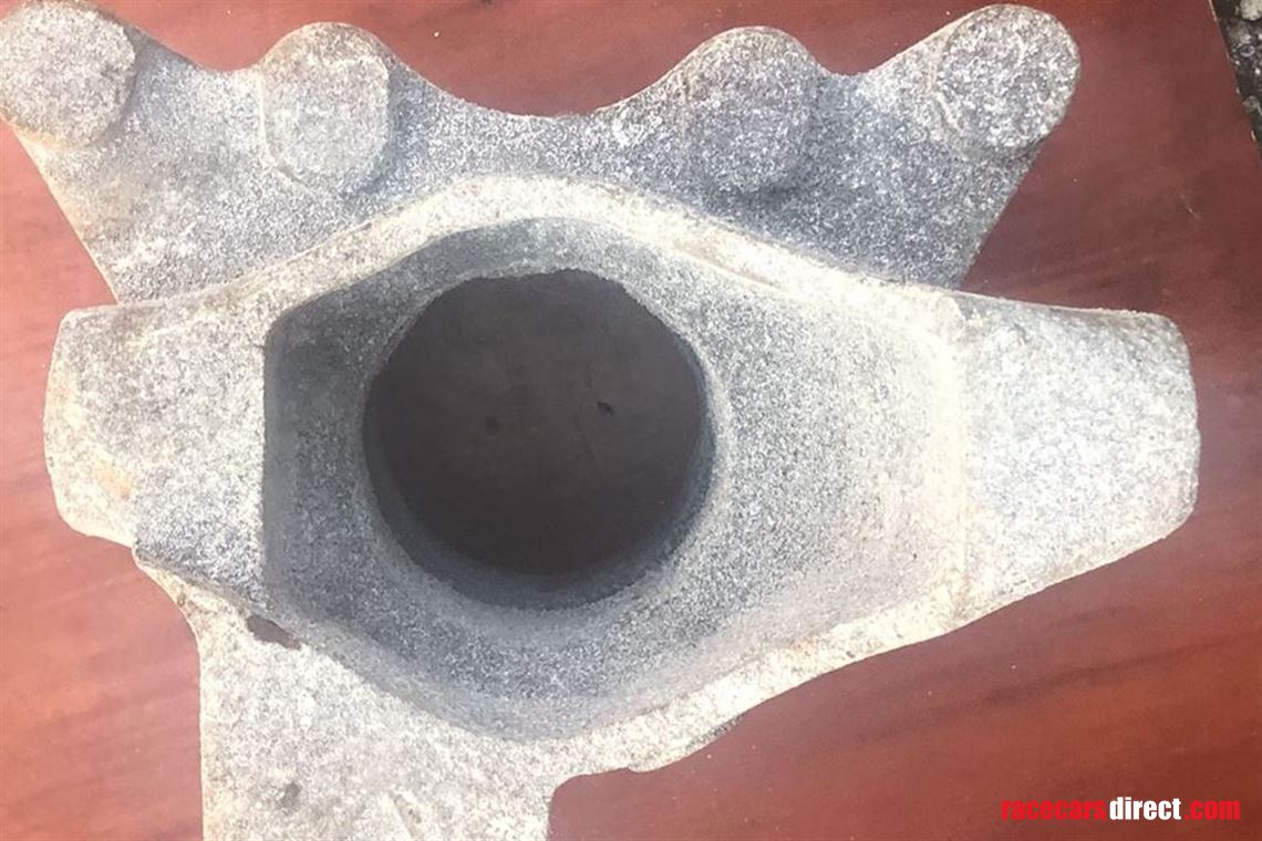 bmw-m1-front-upright---bare-casting