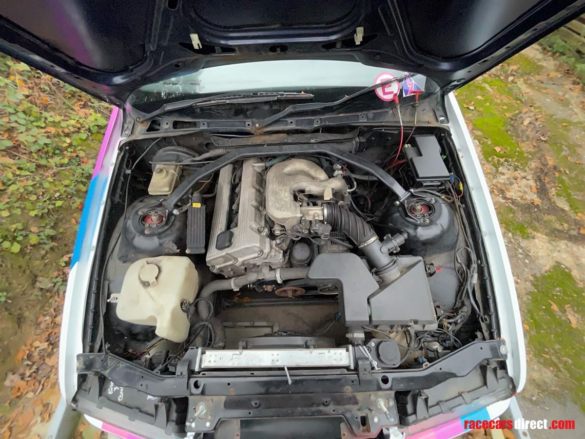 bmw-318ti-compact-cup-car-trailer