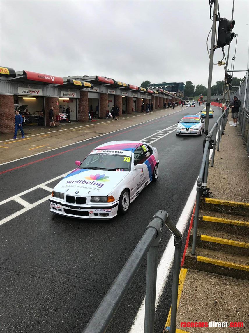 bmw-318ti-compact-cup-car-trailer