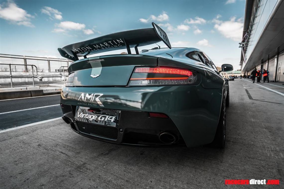 aston-martin-gt4
