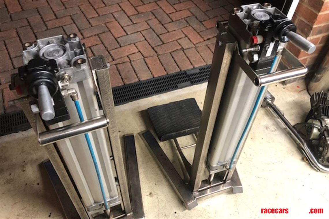 air-jacks---single-seater